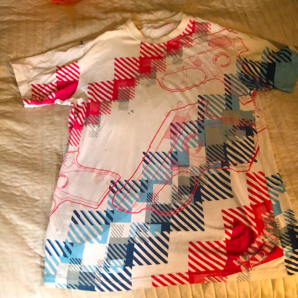 2👕/$20 - Streetwear “Styled 22s” S/s tee by Hollywood Cartel